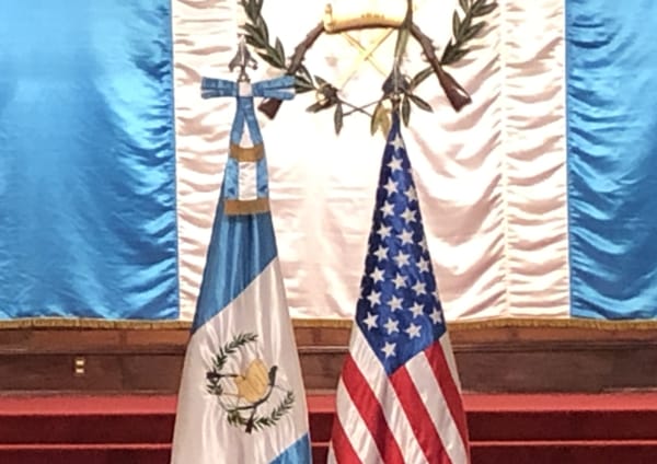 Consulado de Guatemala móvil sobre ruedas en USA